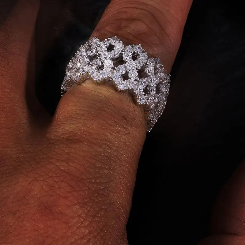 Iced Out 8 Shaped Rings VVS1 Moissanite