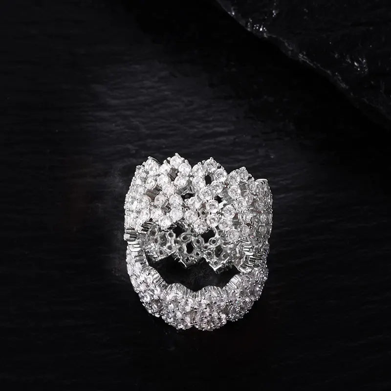 Iced Out 8 Shaped Rings VVS1 Moissanite