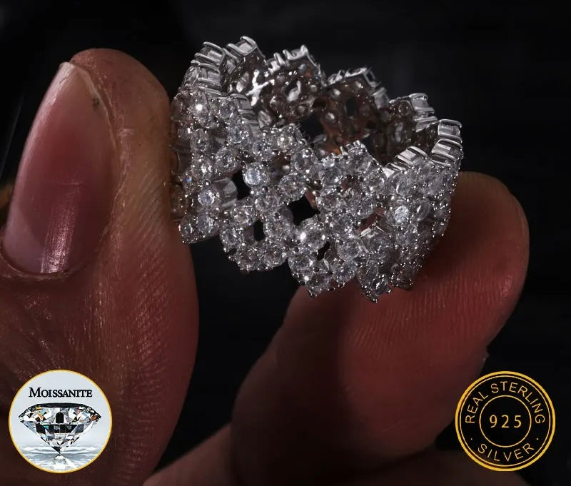 Iced Out 8 Shaped Rings VVS1 Moissanite